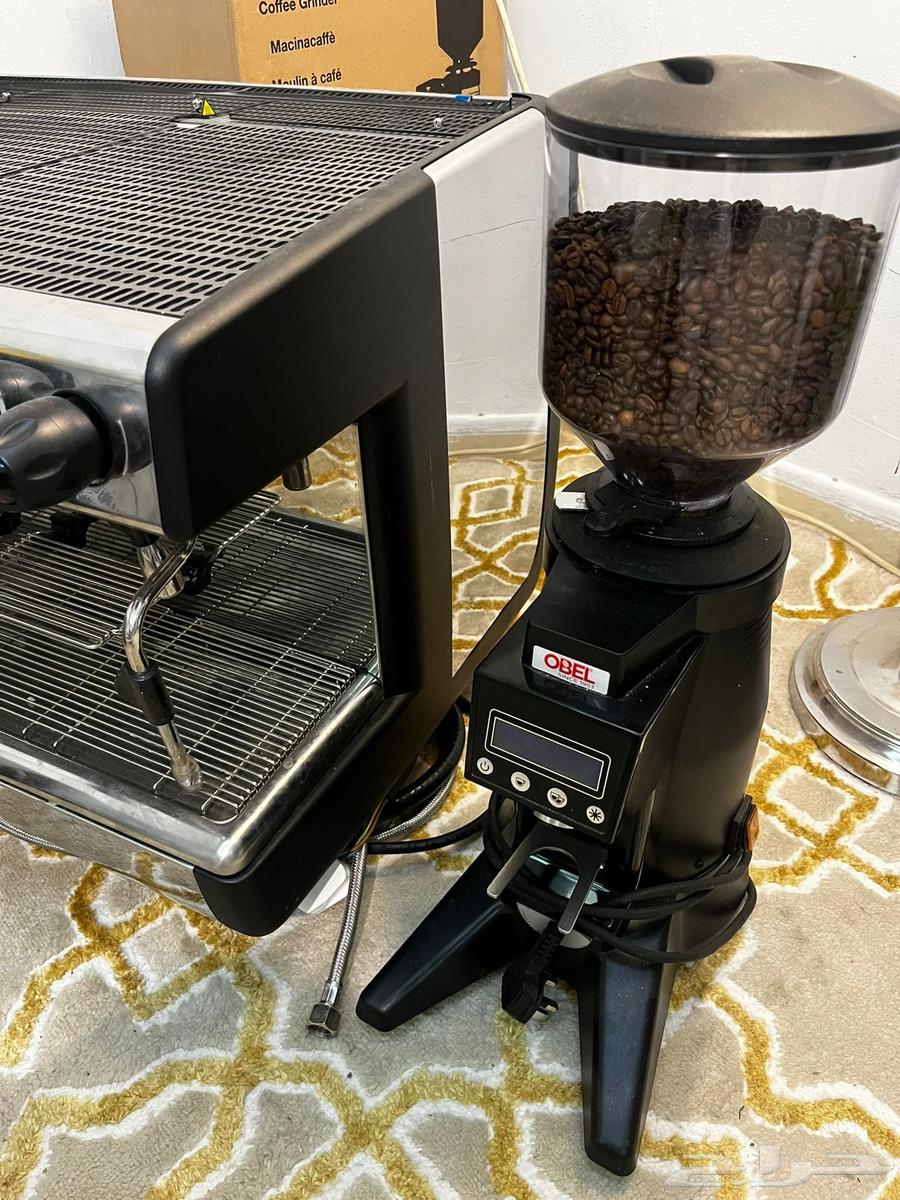 Coffee machine and grinder64410947872385110