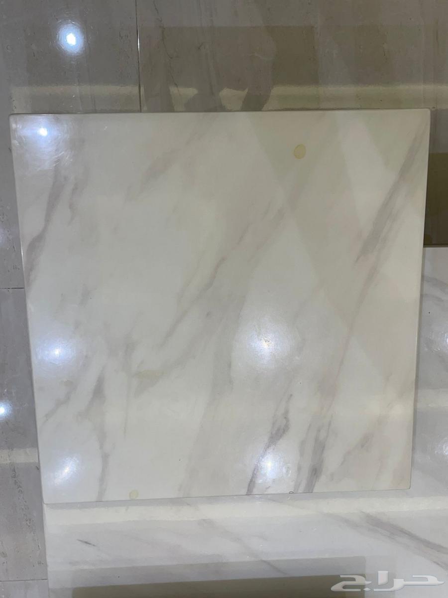 كنب مع طاولة مستخدم للبيع64409948812162114