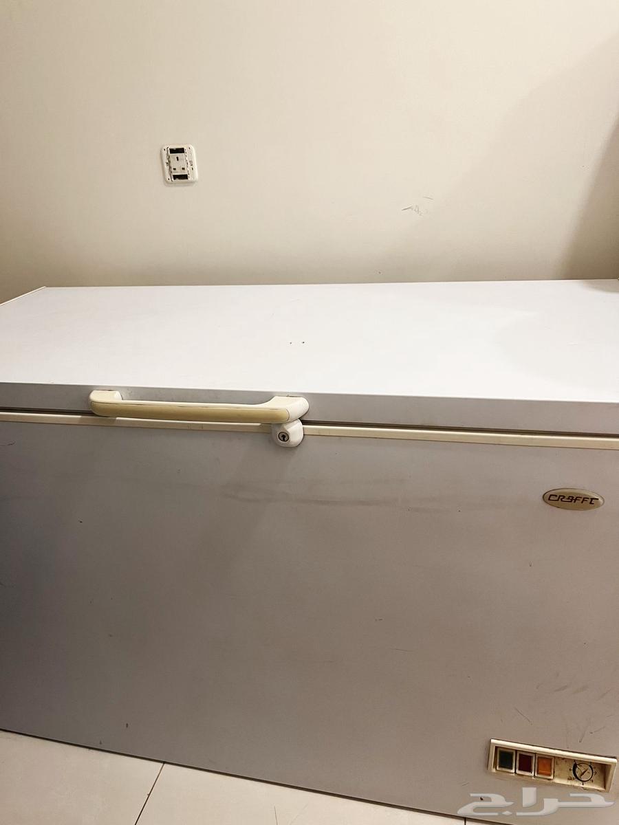 فريزر افقي تحتاج صيانه للبيع ب200 ريال فقط64410666864771110