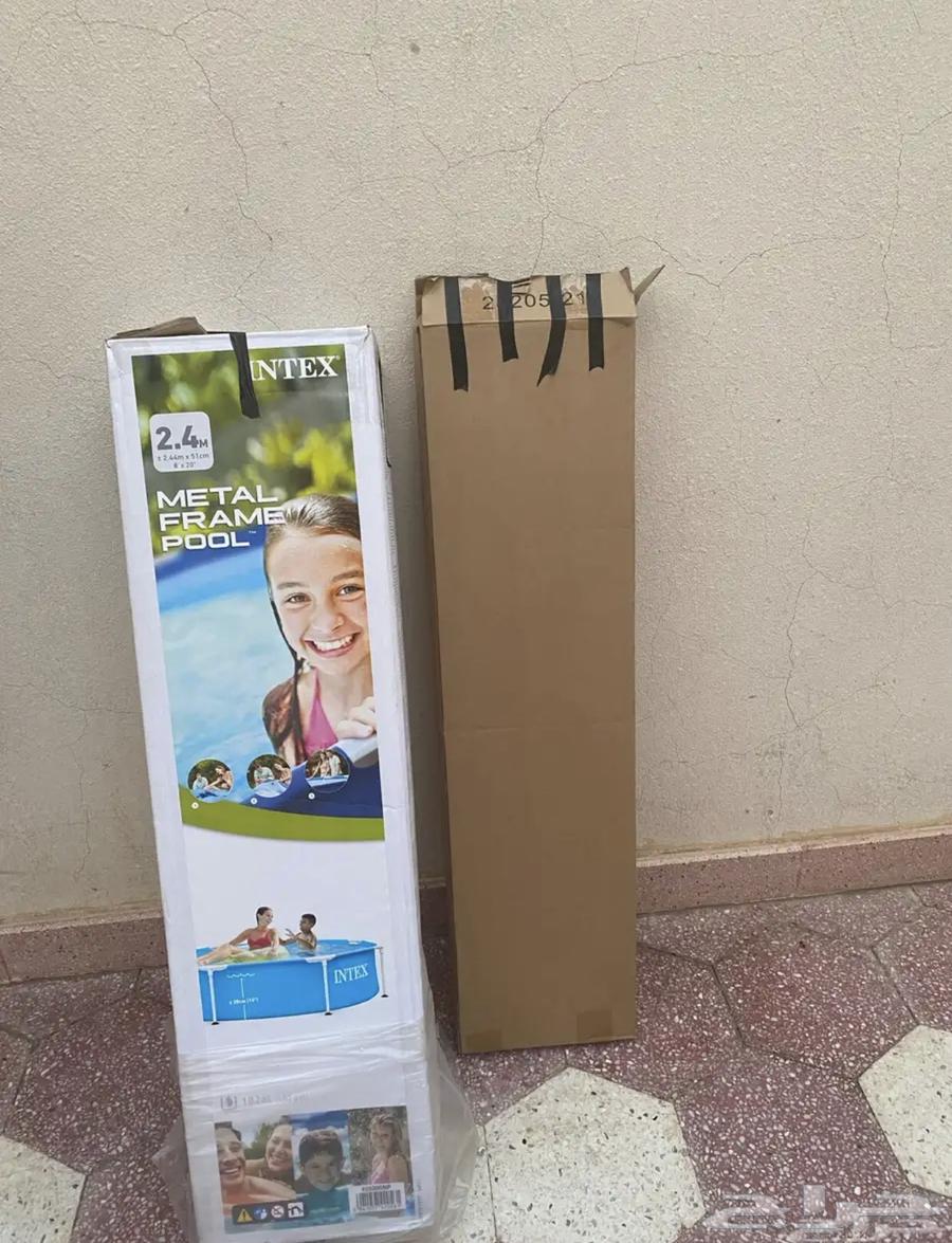 Large pool64411311170306111