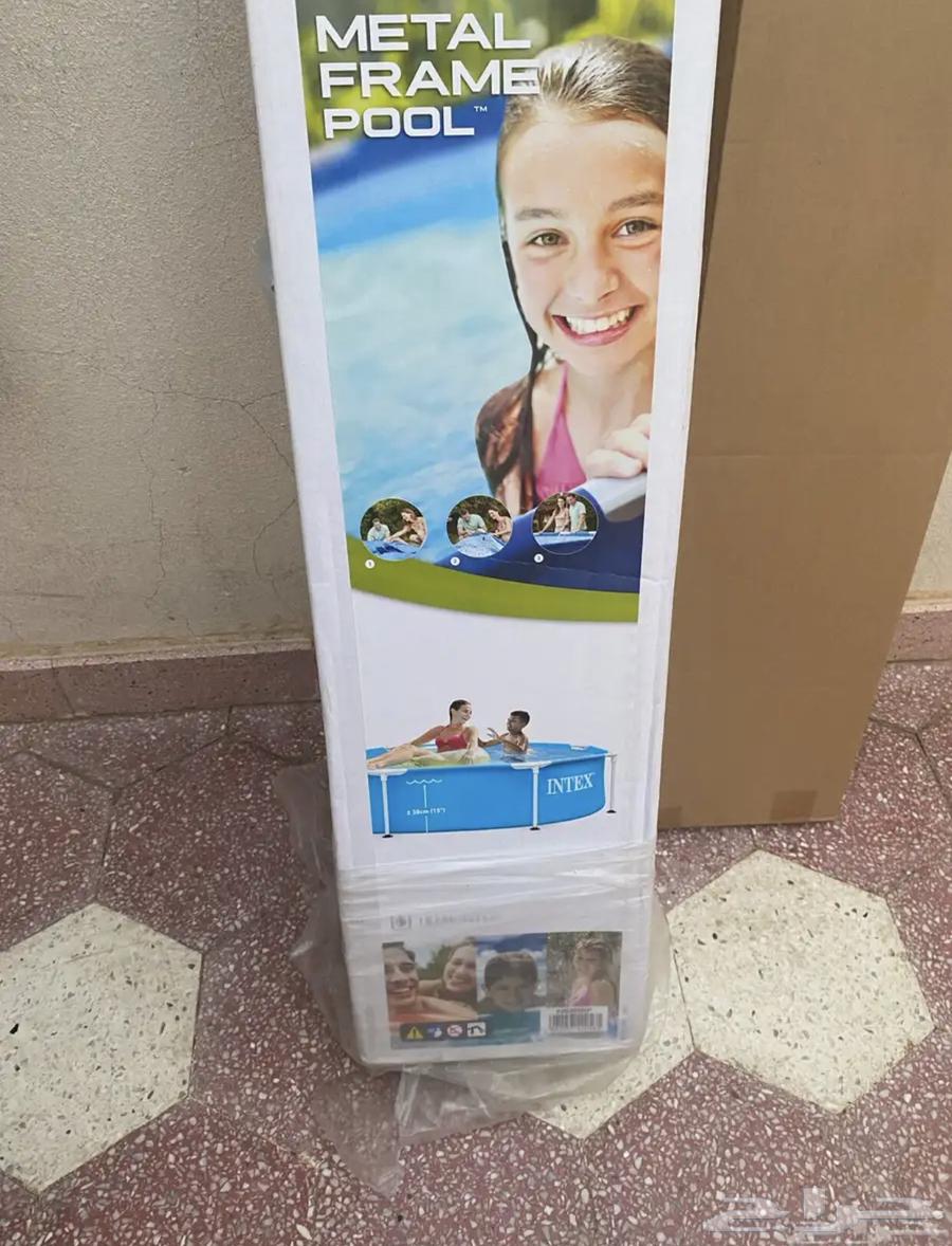 Large pool64411311170306110