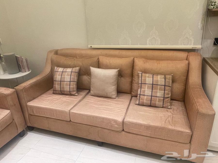 كنب مع طاولة مستخدم للبيع64409948812162111