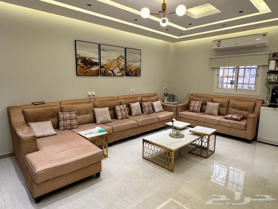 كنب مع طاولة مستخدم للبيع64409948812162110