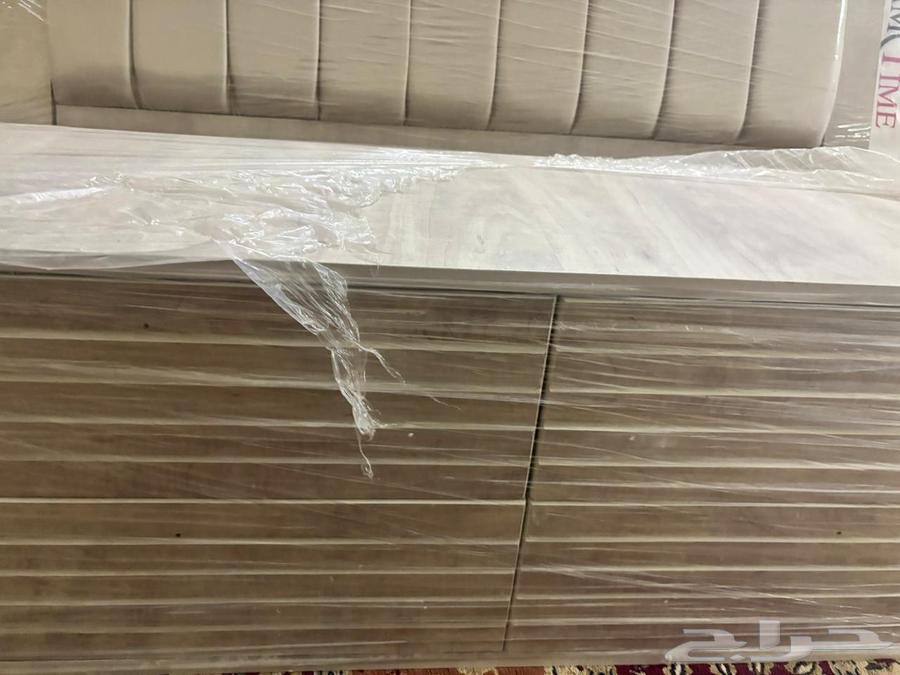 اعرض لكم غرفة نوم كامله نفر ونص بقراطيسه وملحقاتها كامله64409324716419113