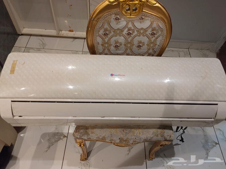 2 مكيف اسبليت داخلية مع خارجية64412089568641112