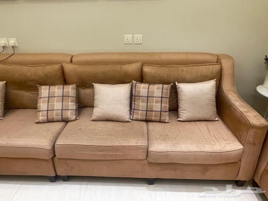 كنب مع طاولة مستخدم للبيع64409948812162112