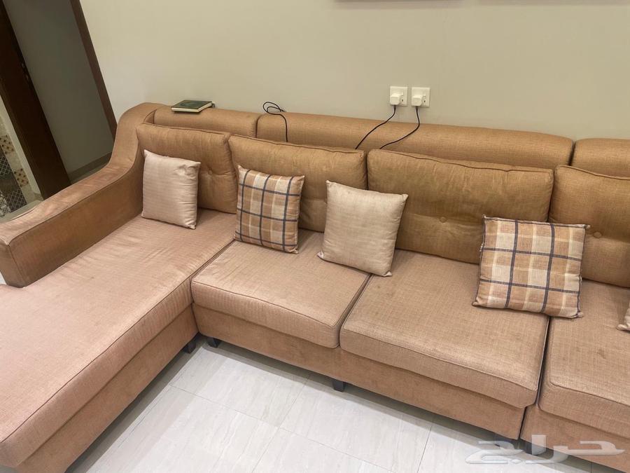 كنب مع طاولة مستخدم للبيع64409948812162113