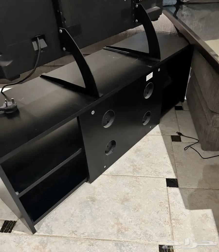 طاولة تلفزيون هوم سنتر نظيفة جدا64408961639553112