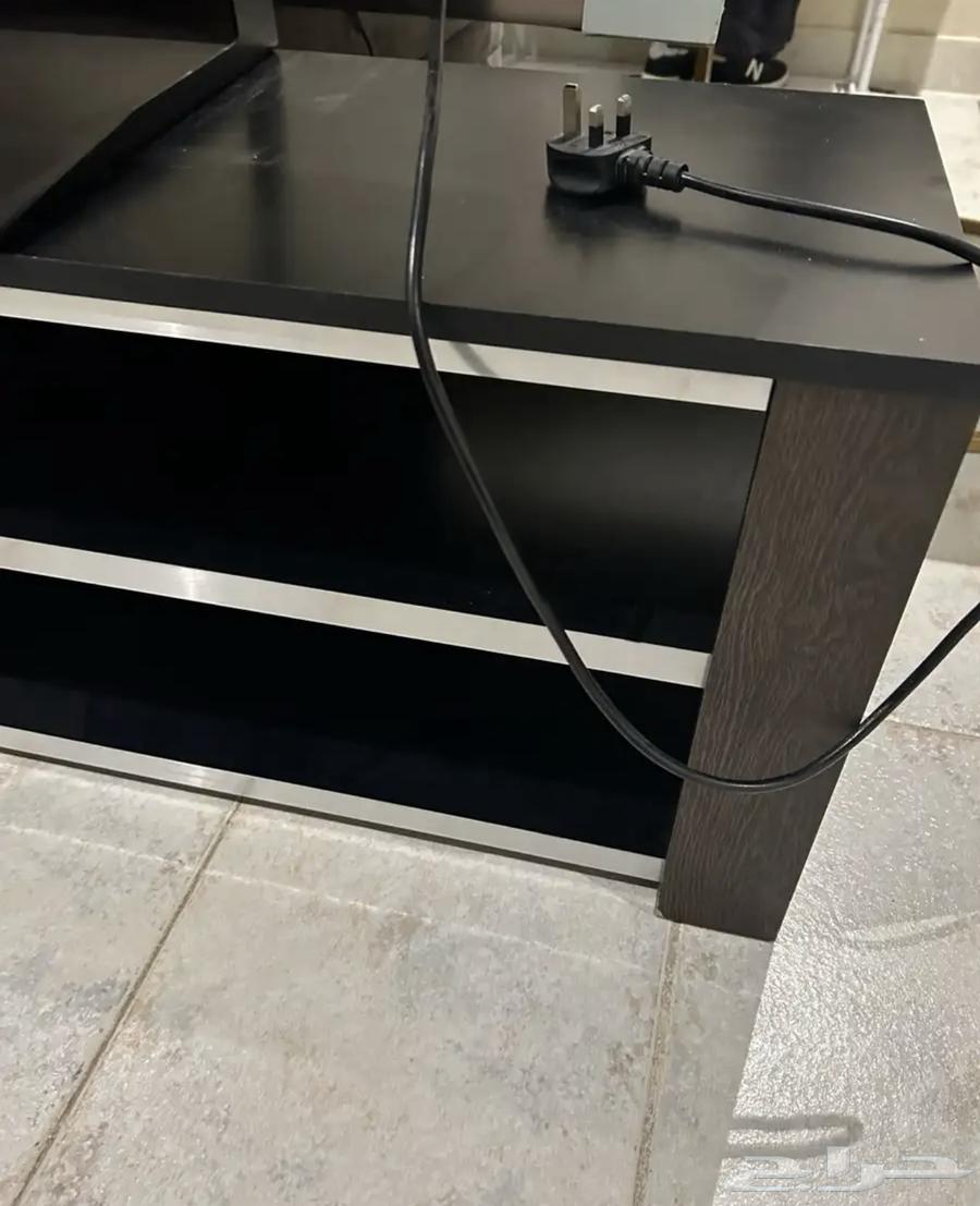 طاولة تلفزيون هوم سنتر نظيفة جدا64408961639553111