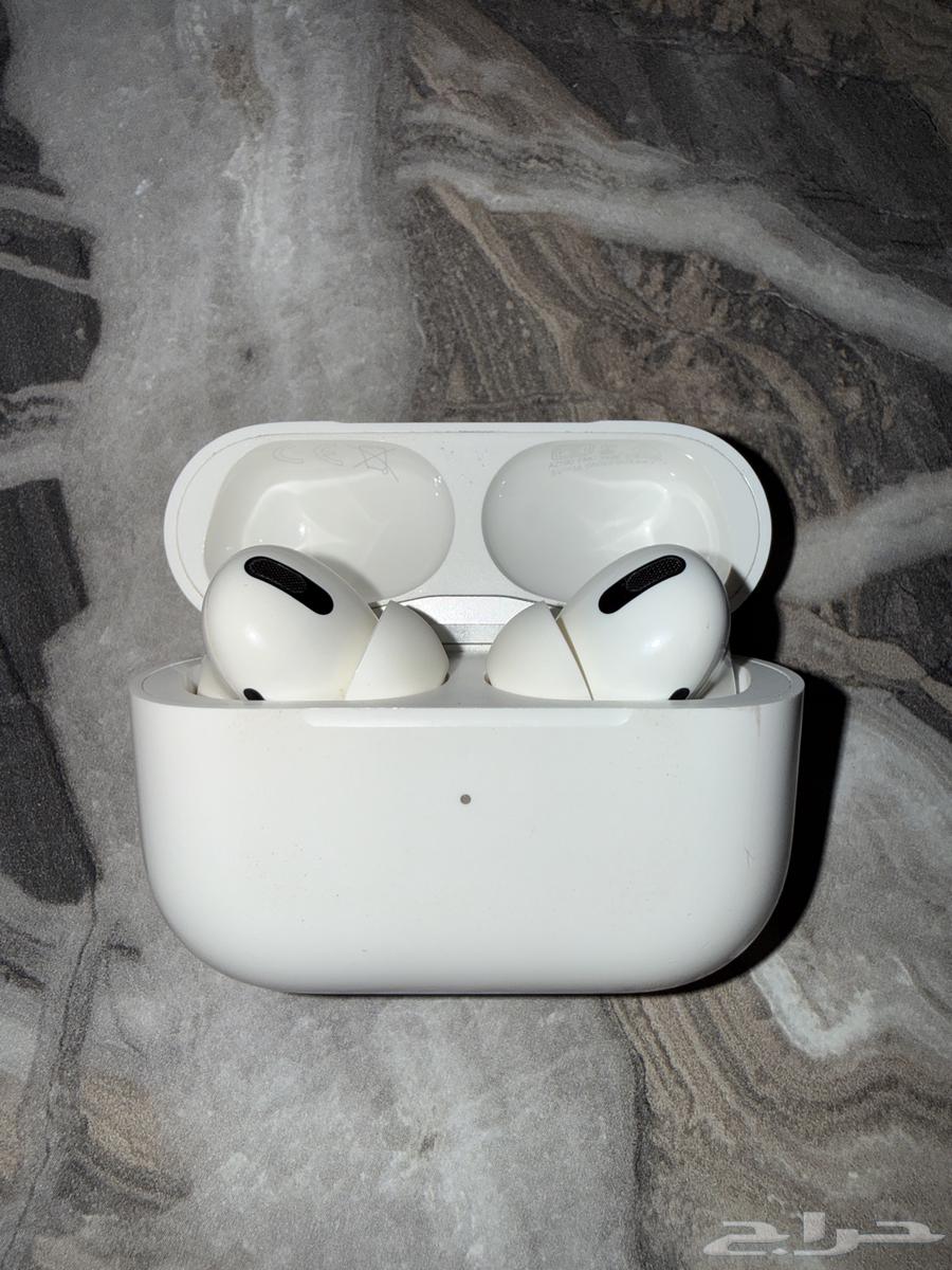 Apple AirPods Pro 1st generation with Lightning charging case64407001744513110