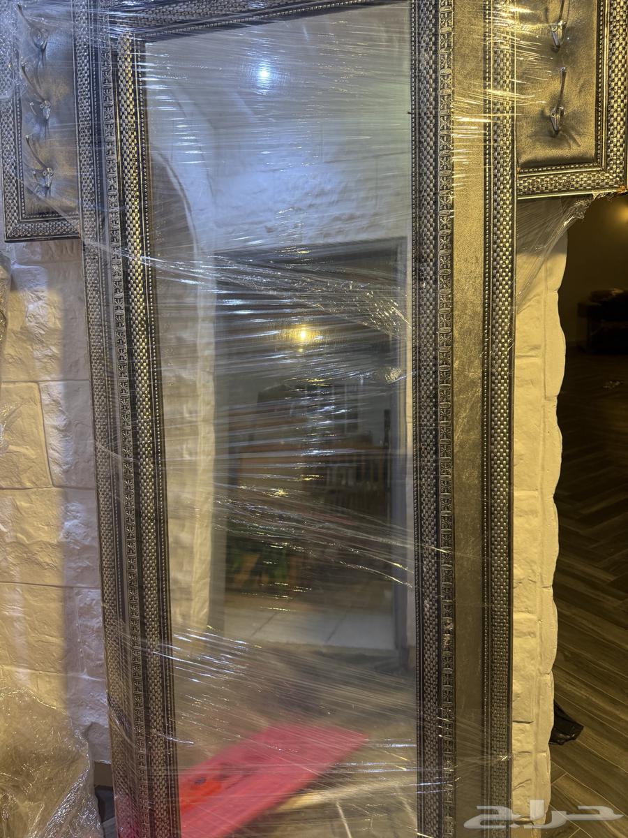 مدخل للبيع بحاله ممتازه جدا  سبب البيع لايوجد مكان له عندي64405957008770110