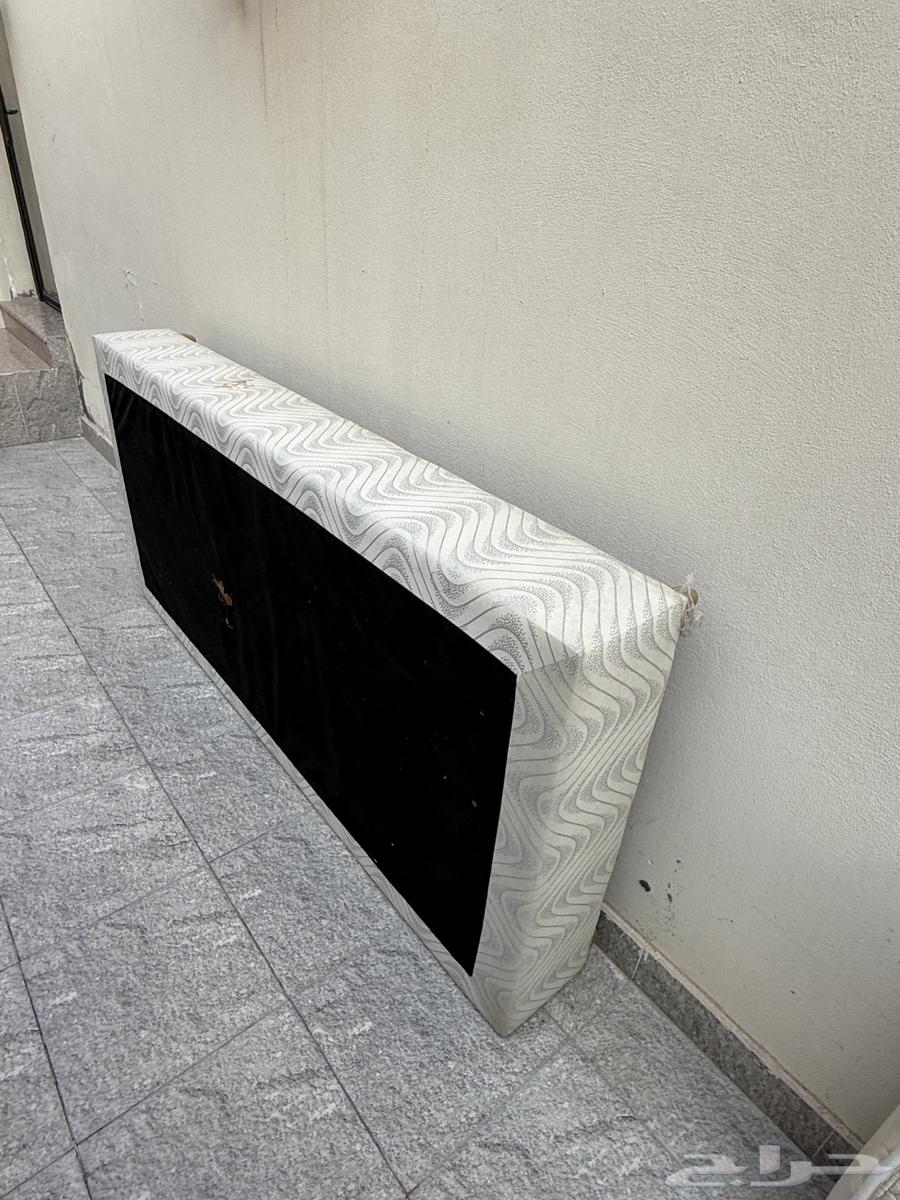 سرير مستعمل للبيع64412130083330110