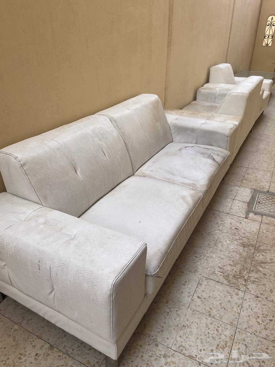 Leather sofa three pieces and table64409837796483110