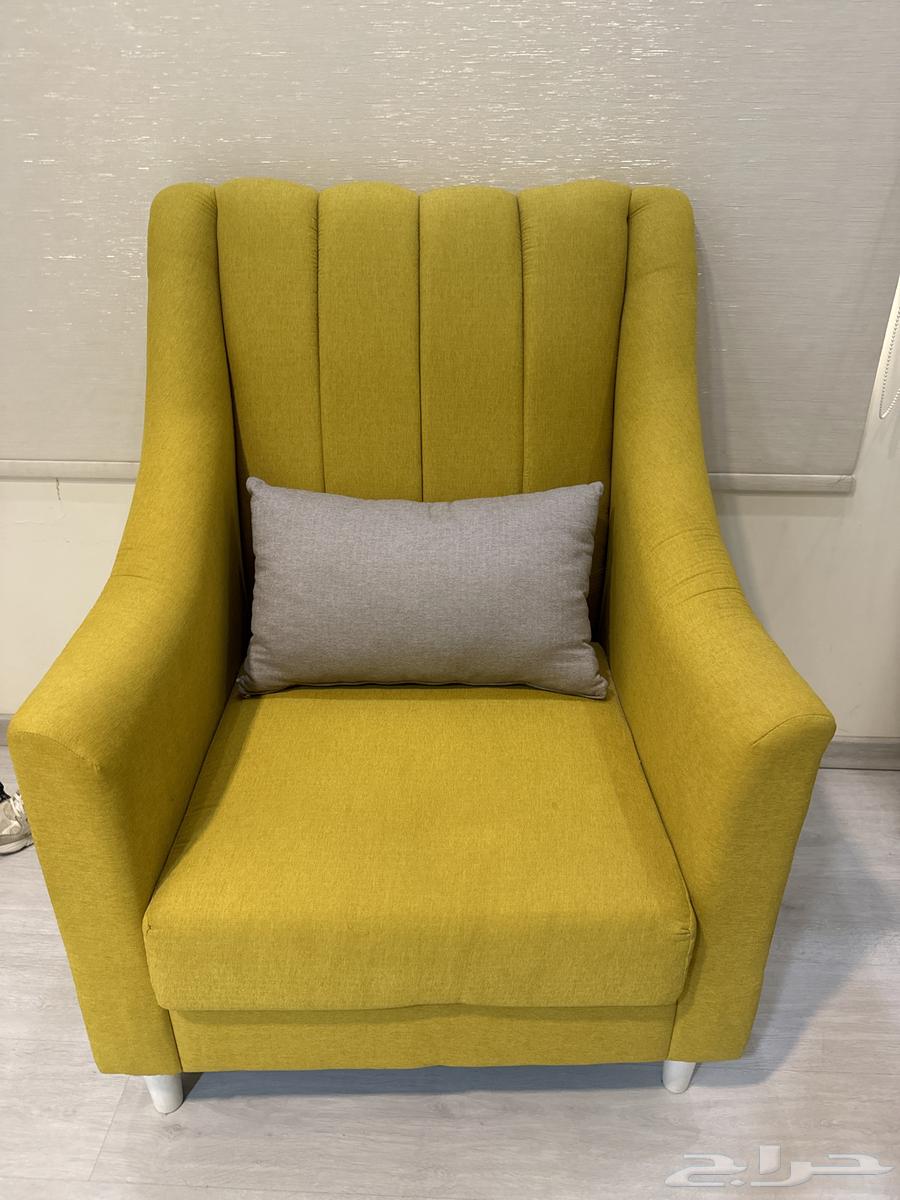 كنب بحالته الجديد64408259140611110