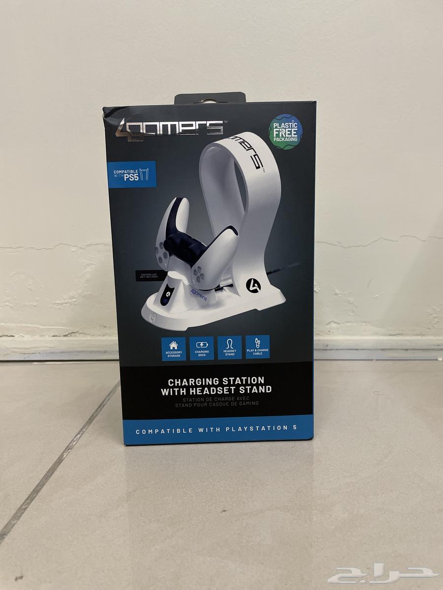 Sony 5 Controller Charging Station with Headset Base64409560881282111