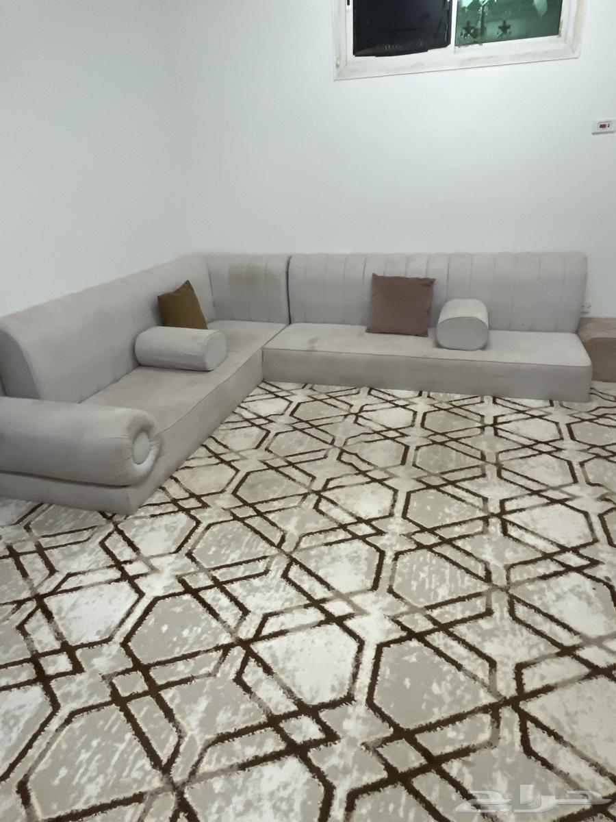 Sofa for sale, no defects except it needs cleaning and comes with three cushions64405513960577110