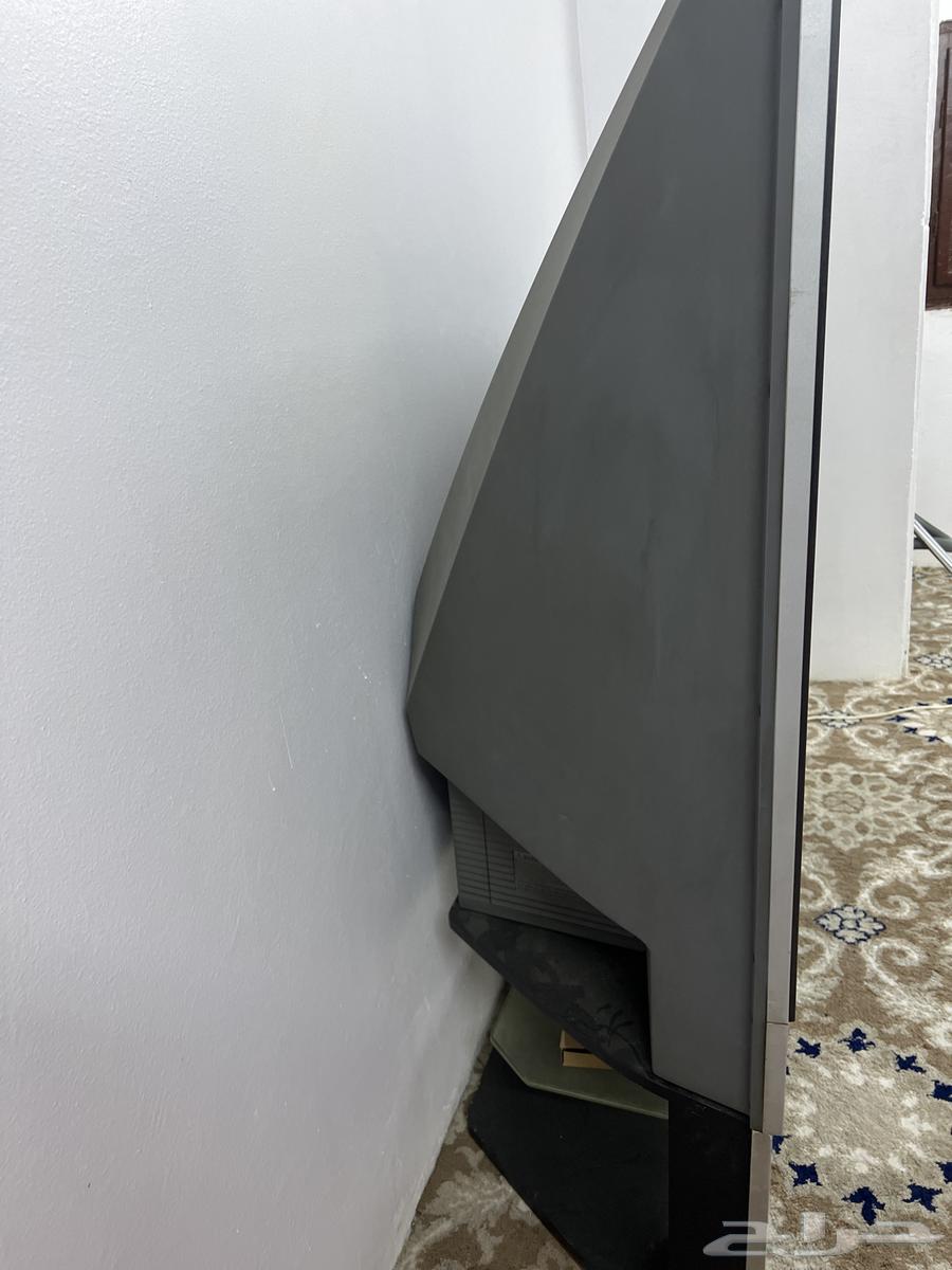 Toshiba TV with large screen and stand (600) SAR64405430746883112