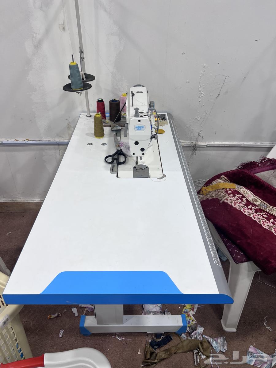 للبيع معدات ومكن خياطه64409602632963111