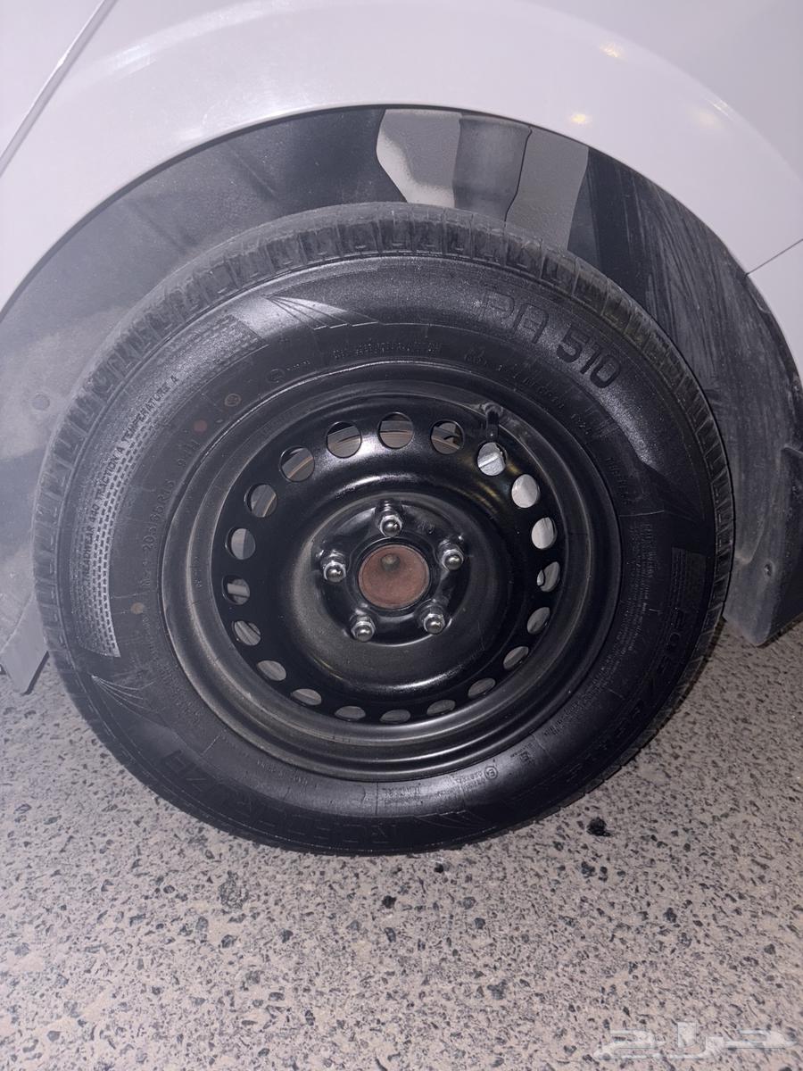 طقم كفرات 205 65 15 جديده استخدام اقل من ألف كيلو على السوم64560023869953112