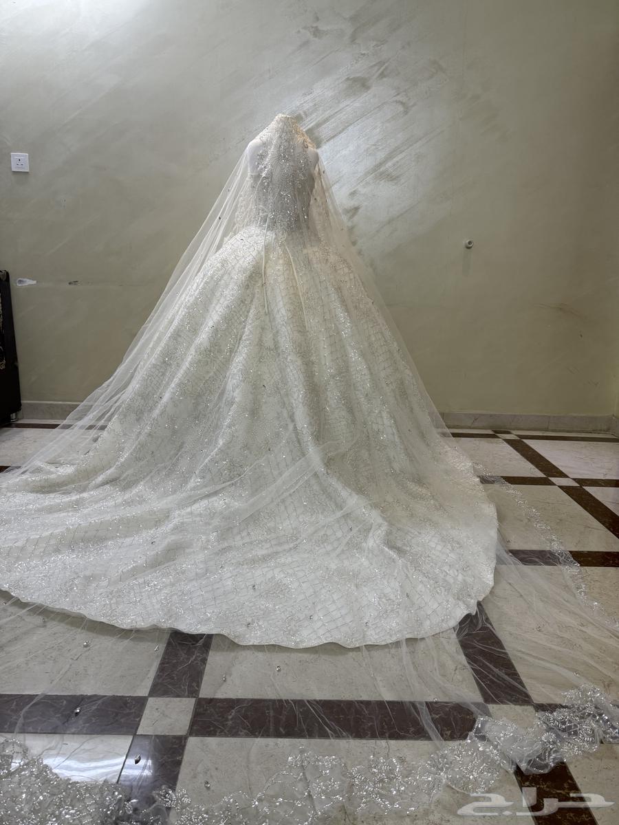 فستان زواج وملكه بجميع الملحقات مصممه عند مصمم معروف64411487042435113