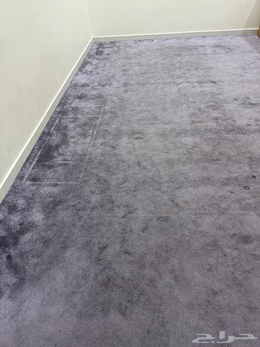 Clean and almost new carpet, 4 floor cushions and 5 mats for sale64409422590081110