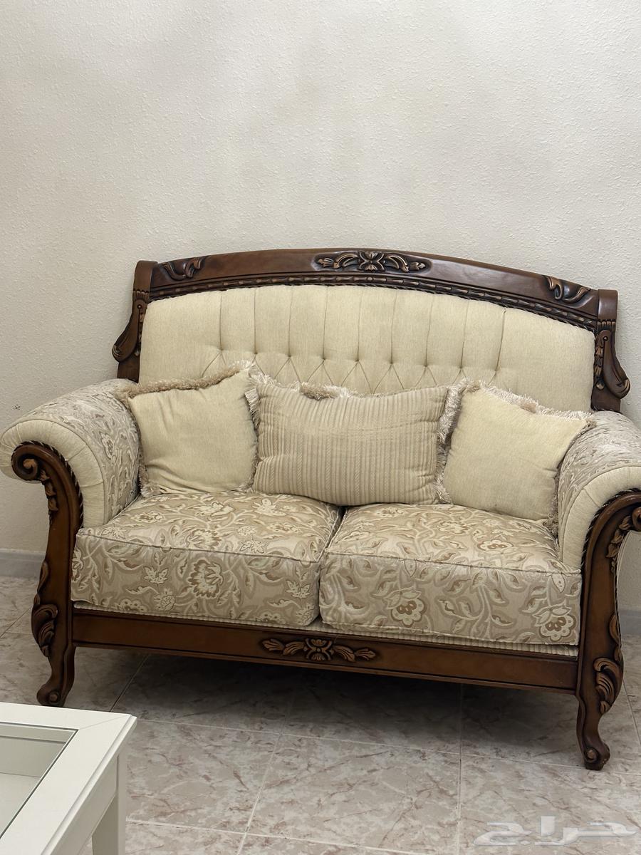 كنب خشب ثقيل ب2000  وكان سعر الشراء 900064410318793089114