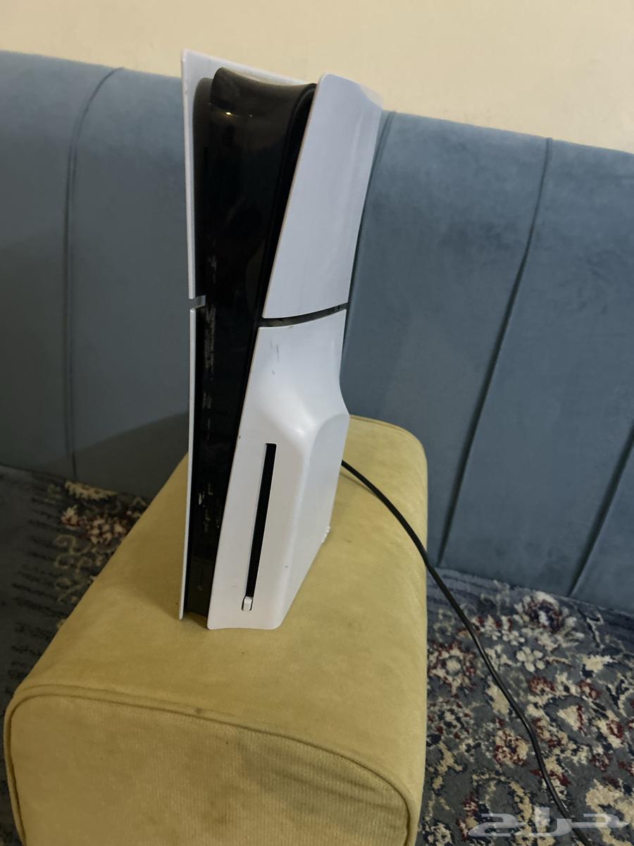 للبيع سوني5 التخزين1تيرا معها يده وشريط كود 7 ع السوم64410723565699110