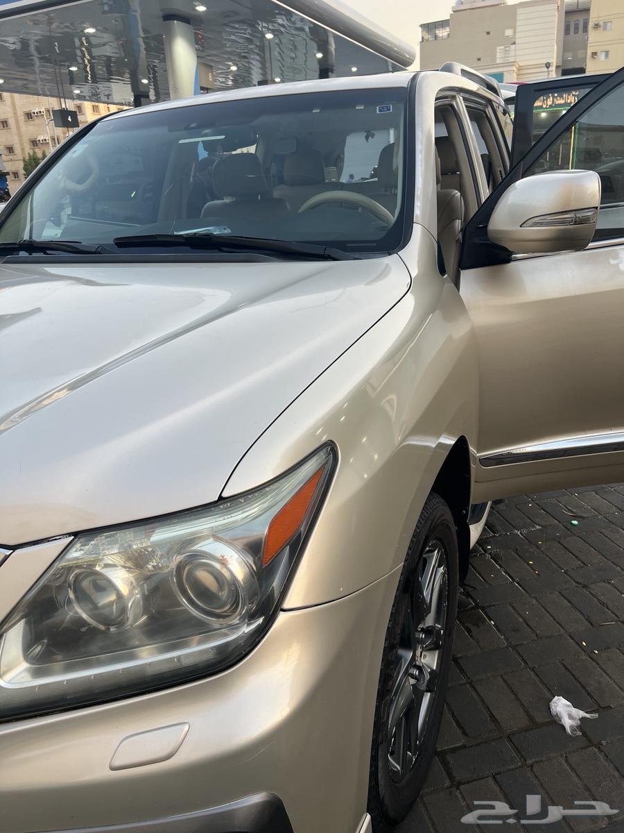 جيب لكزز64560698368643111