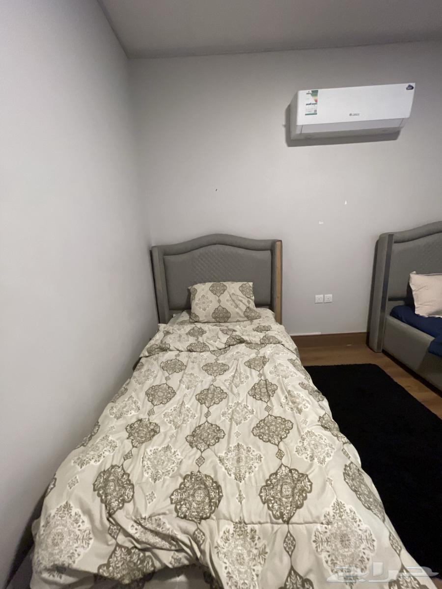 كنب وسريرين وتلفزيون للبيع64406946207233110