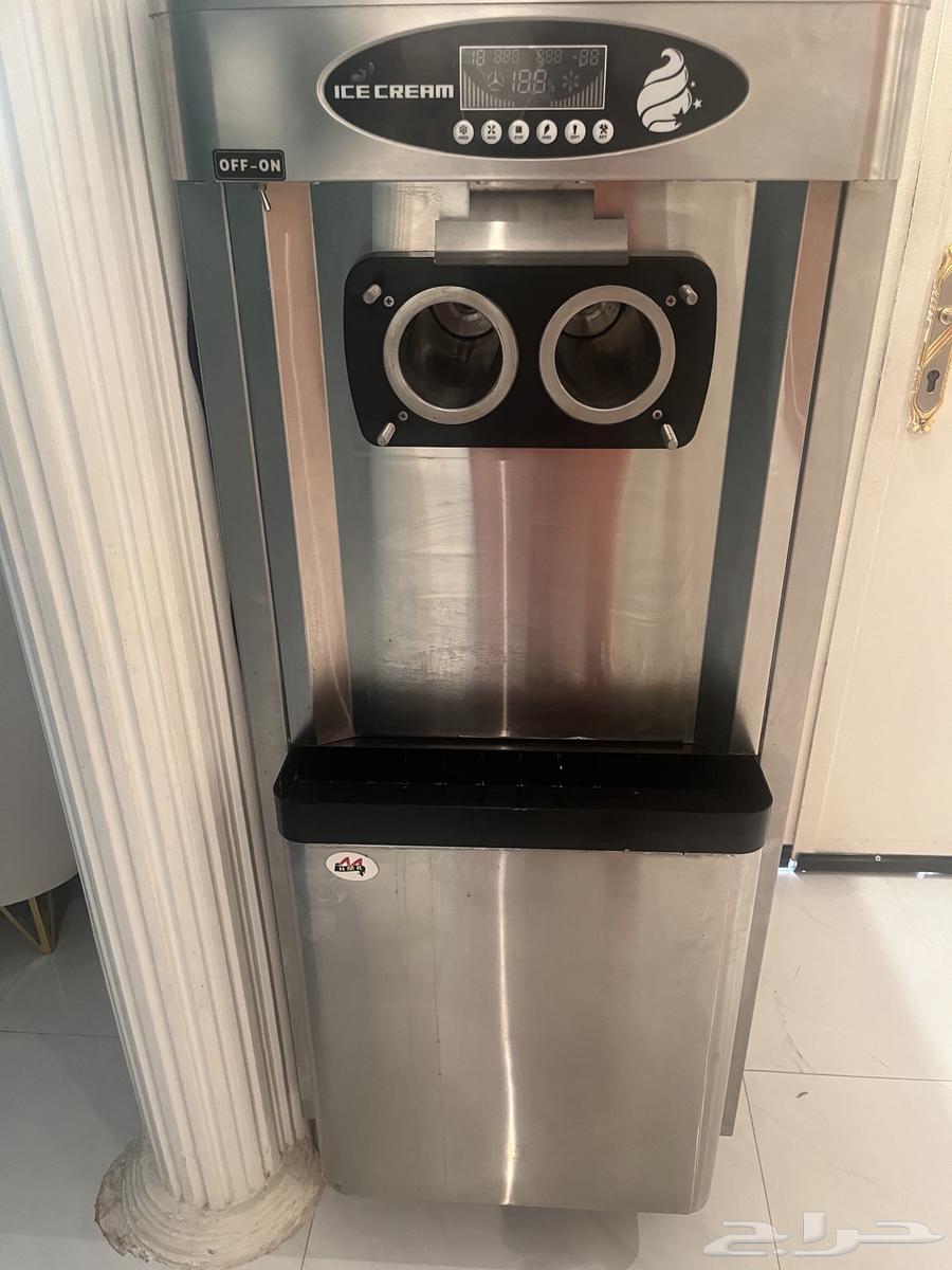 Ice cream maker with stand, biscuits, and mixer64408822331905110