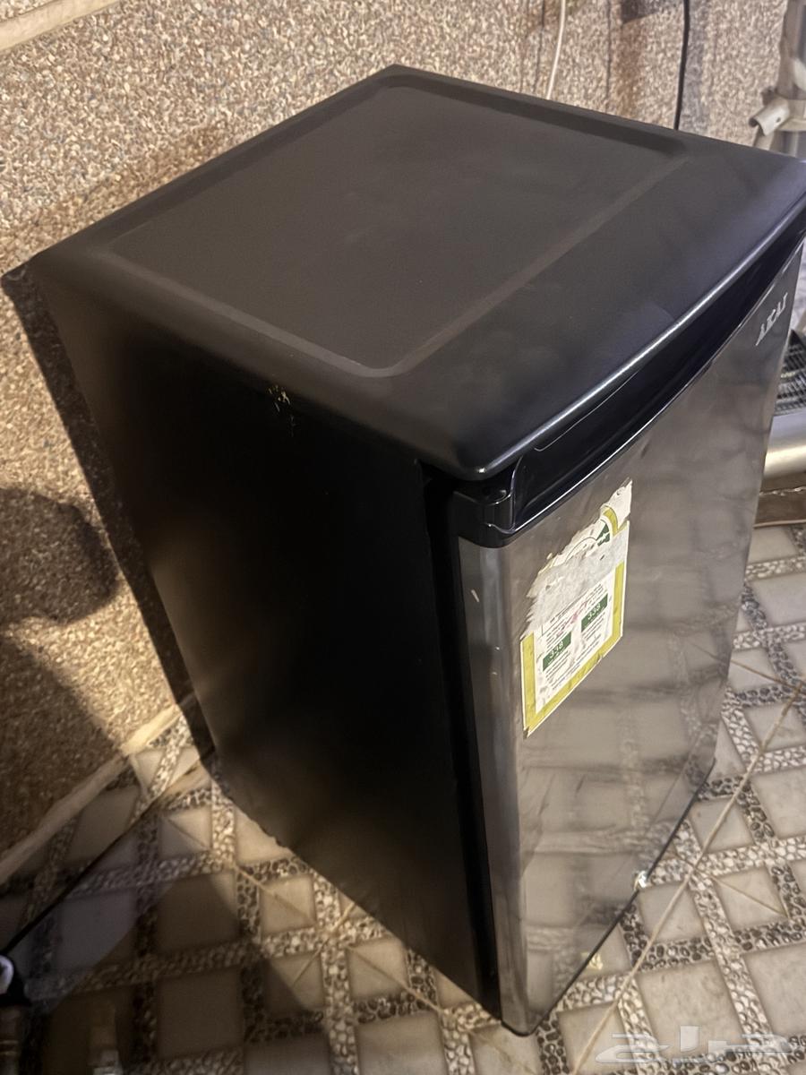 Refrigerator from AKAl64411755175426111