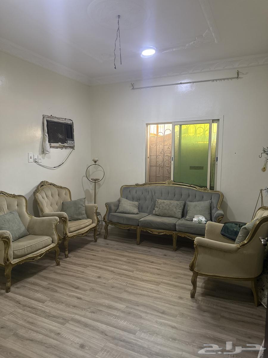 كنب بحاله جيده للبيع 100064407279749761110