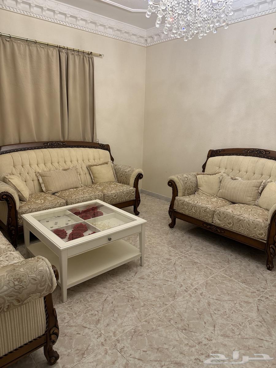 كنب خشب ثقيل ب2000  وكان سعر الشراء 900064410318793089110