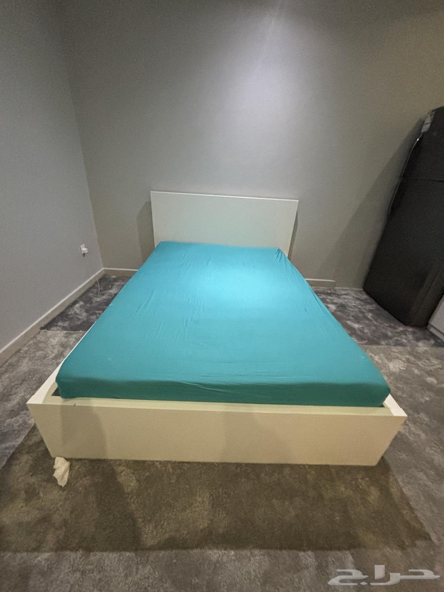 سرير من ايكيا64408666518529111