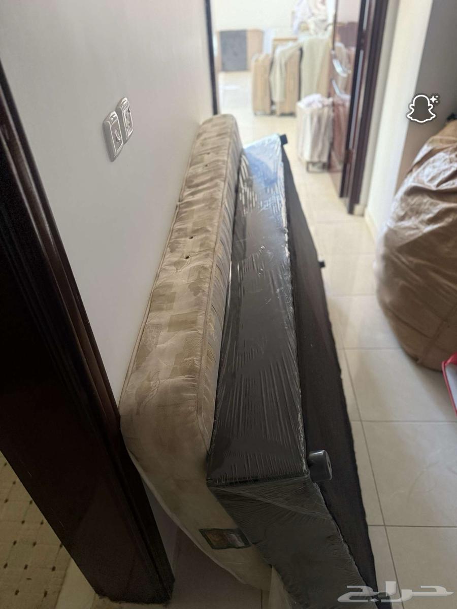 Single bed with mattress64409865719170110