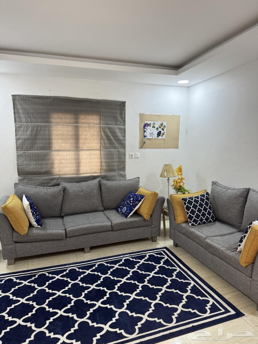 Sofa for sale, needs retying or tightening as shown in the picture64408822371329111