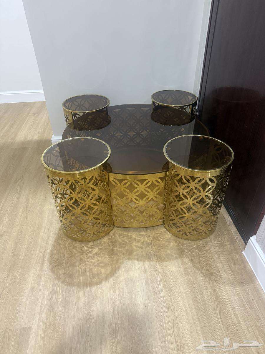 طاوله كنب كبيره واربع قطع صغيره64409921068545110