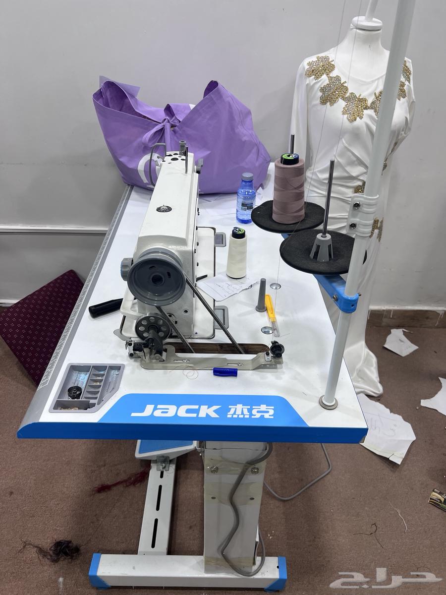 للبيع معدات ومكن خياطه64409602632963113