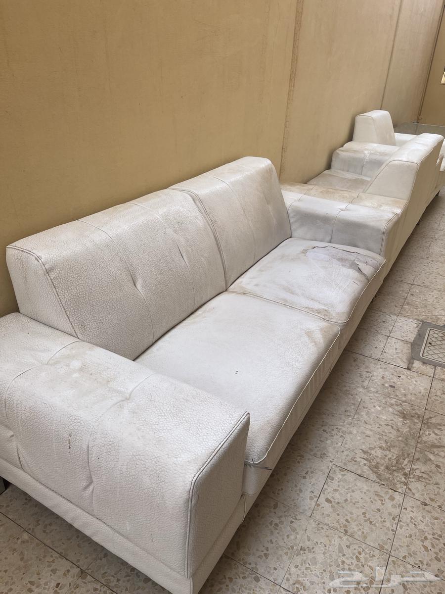 Leather sofa three pieces and table64409837796483111