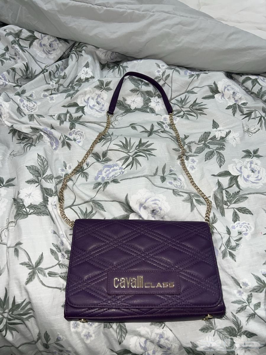 A brand new bag, used only once, worth around 900 in the market.64407587077761111