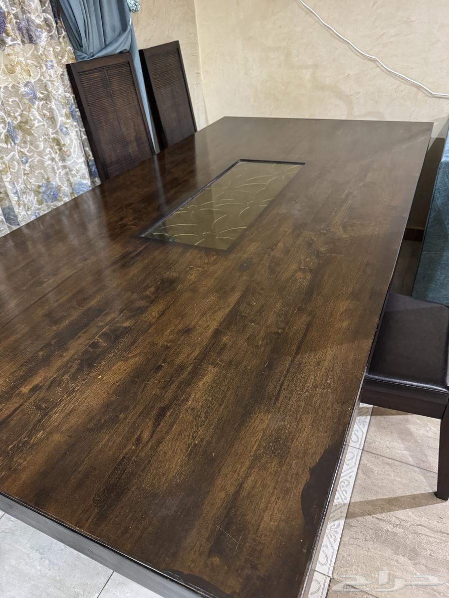 طقم طاولة طعام 10 كراسي مع بوفيه بحالة شبه جديدة64405736087299110