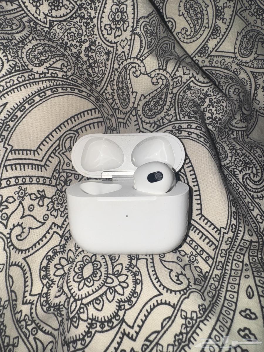 AirPods 3 with Wireless Charging Case64409713481475112