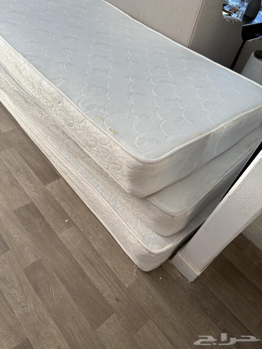 Bed mattresses64407335939586111