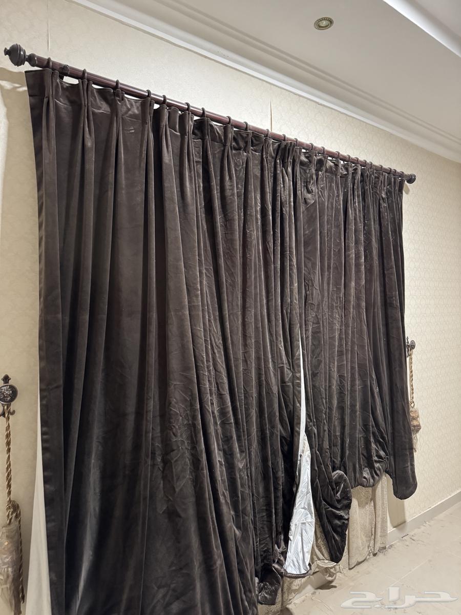 ستائر بحالة جيدة جدا64412022588547111