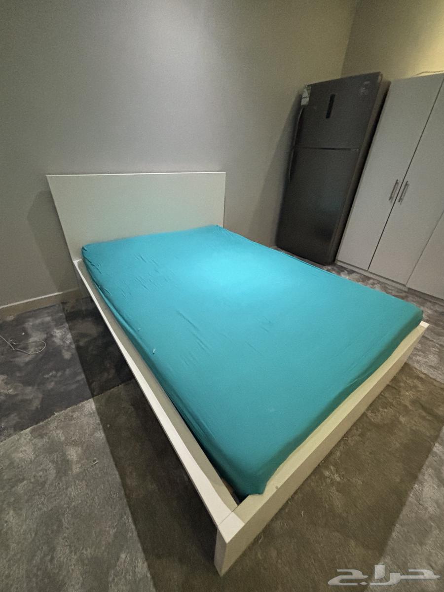 سرير من ايكيا64408666518529110