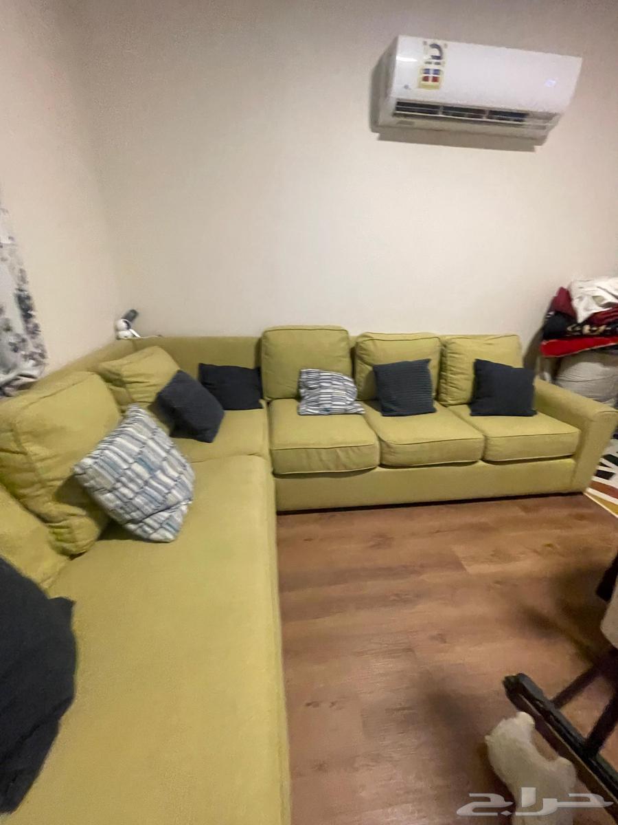 كنب وسريرين وتلفزيون للبيع64406946207233113