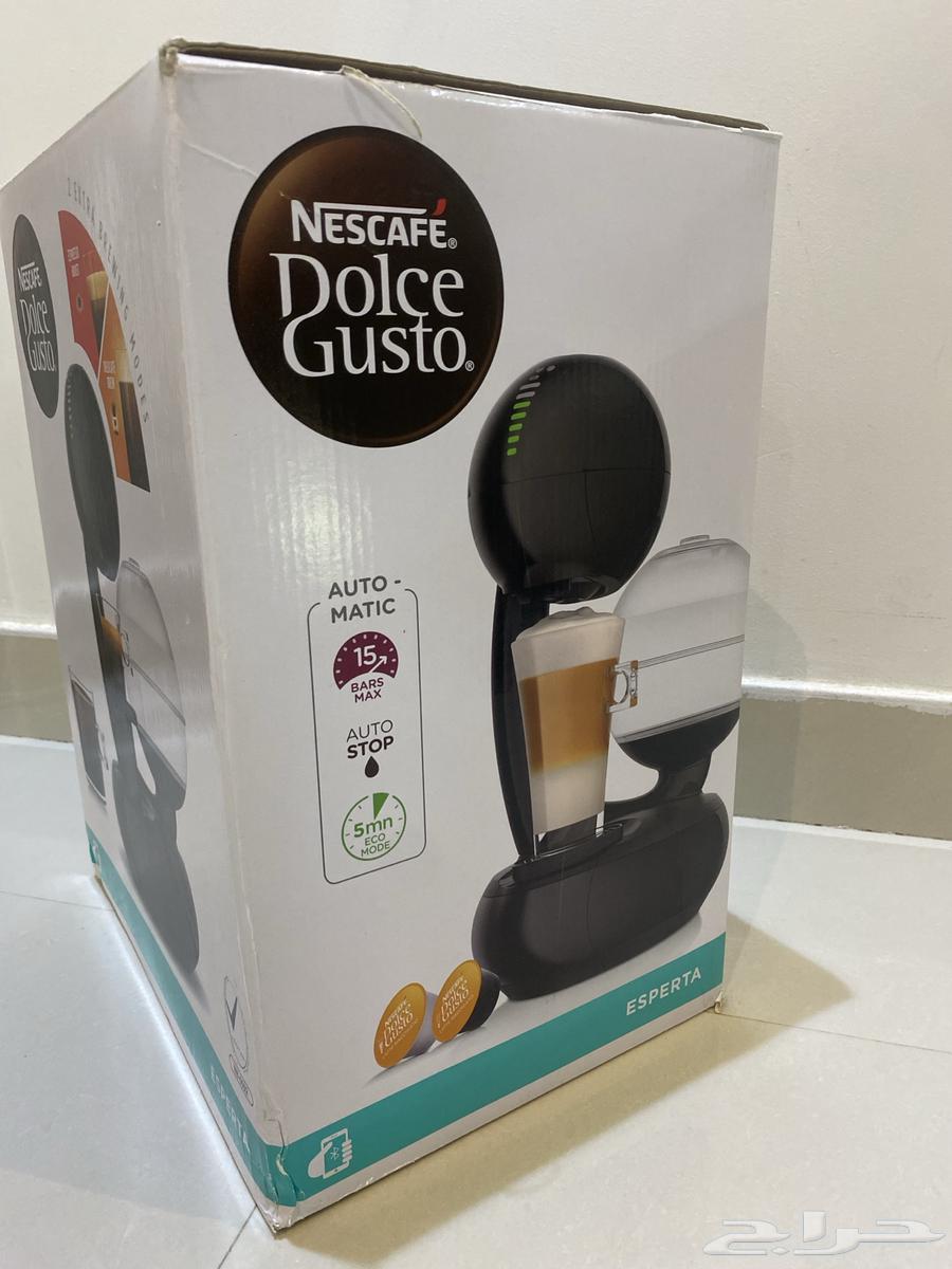 ماكينة قهوة مع طاولة قهوة64408259191811114