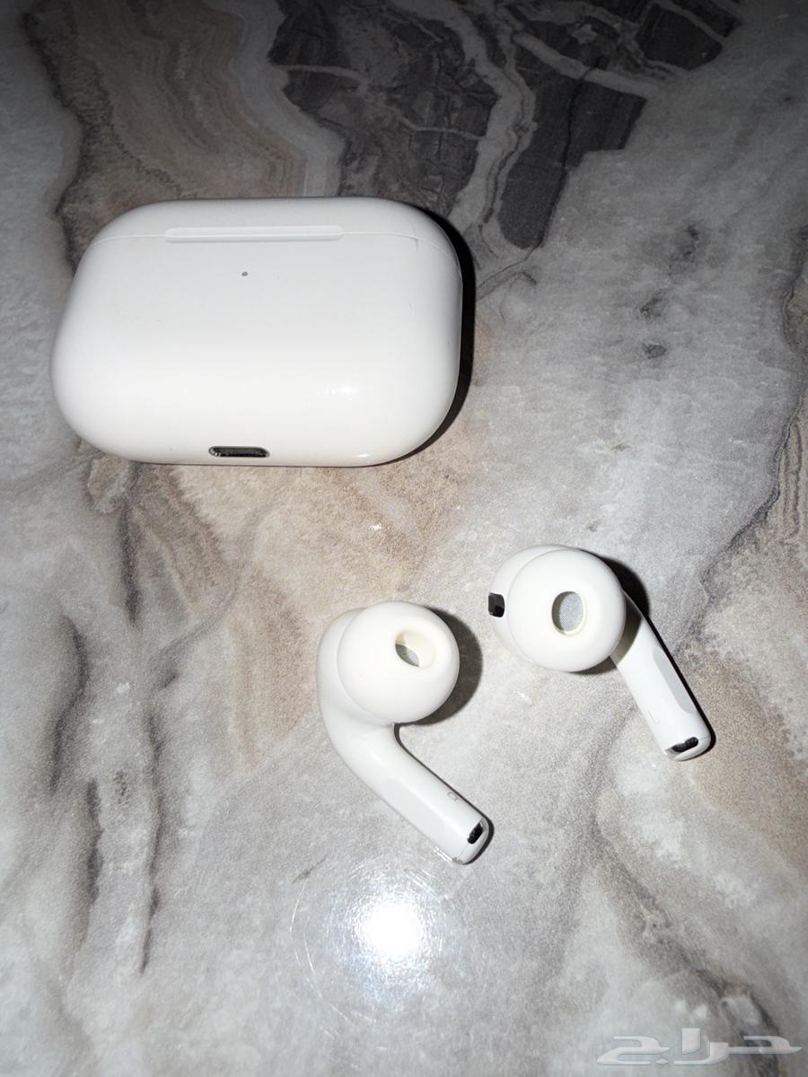 Apple AirPods Pro 1st generation with Lightning charging case64407001744513114
