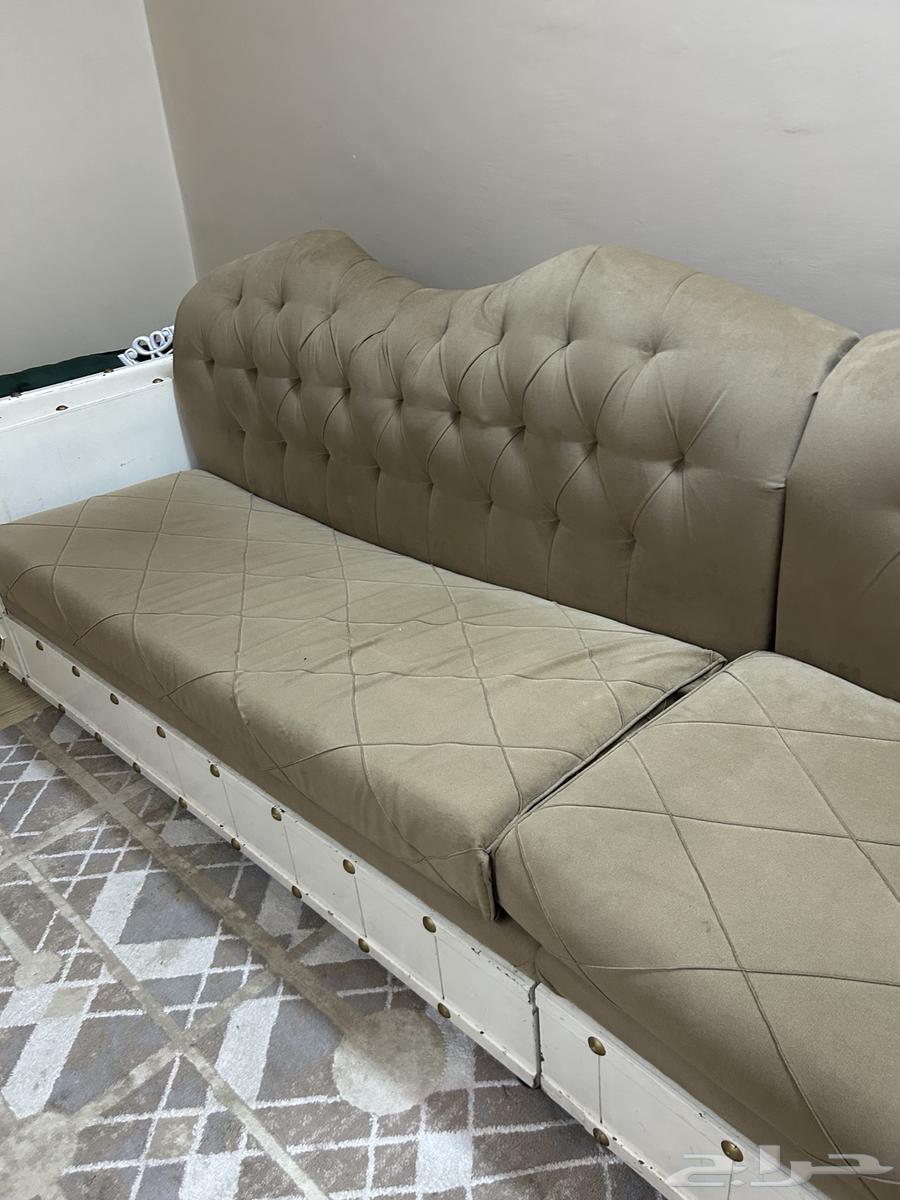 كنب صالة اصلي والبيع بسعر رمزي64407796959107110