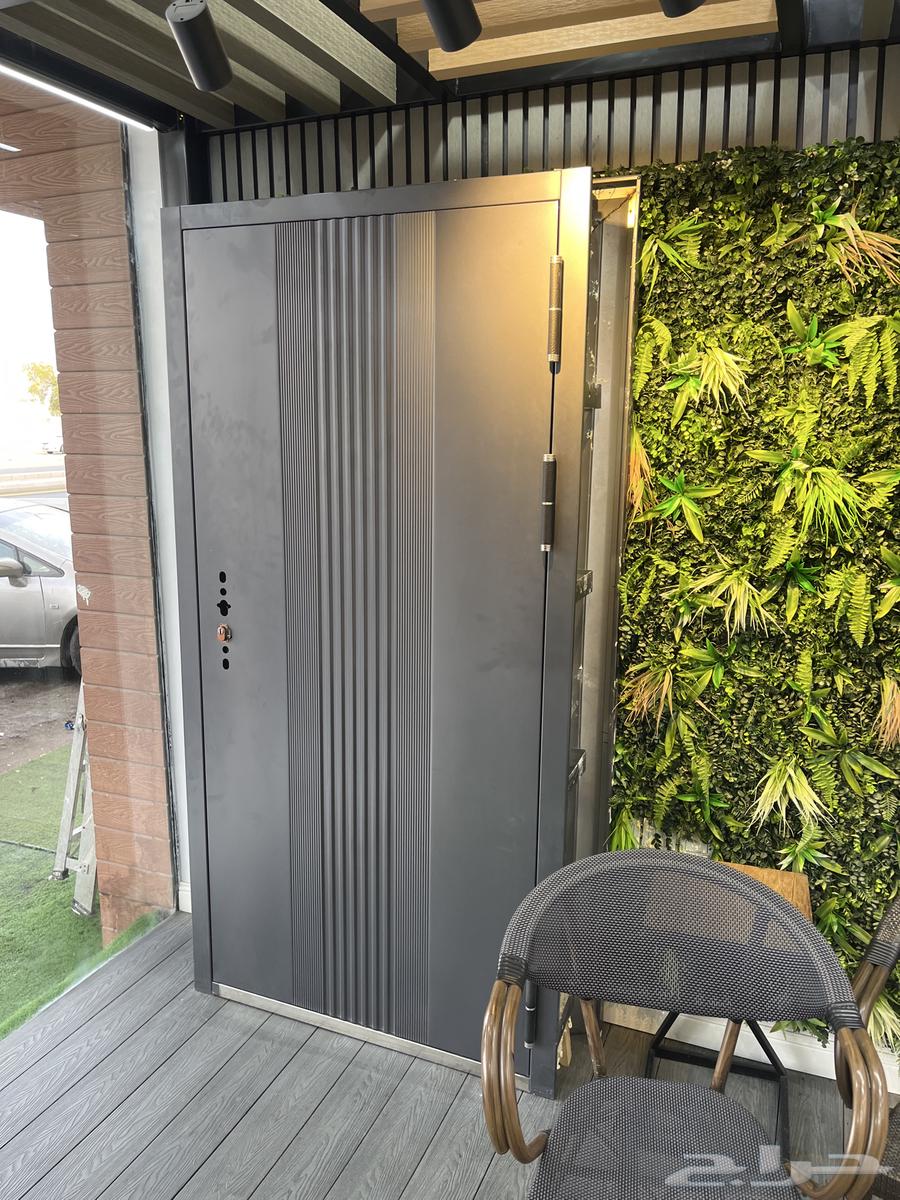 عدد واحد باب مصفح تركي كامل الأغراض وعدد اتنين باب خشبي64409685248769110